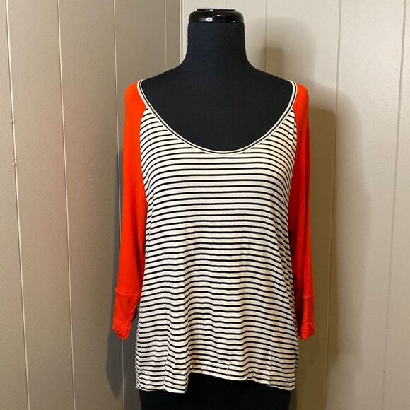 C Roxy Women’s Medium 2/3 Sleeve Stripes Wide Neck High Low Hem - Picture 1 of 7